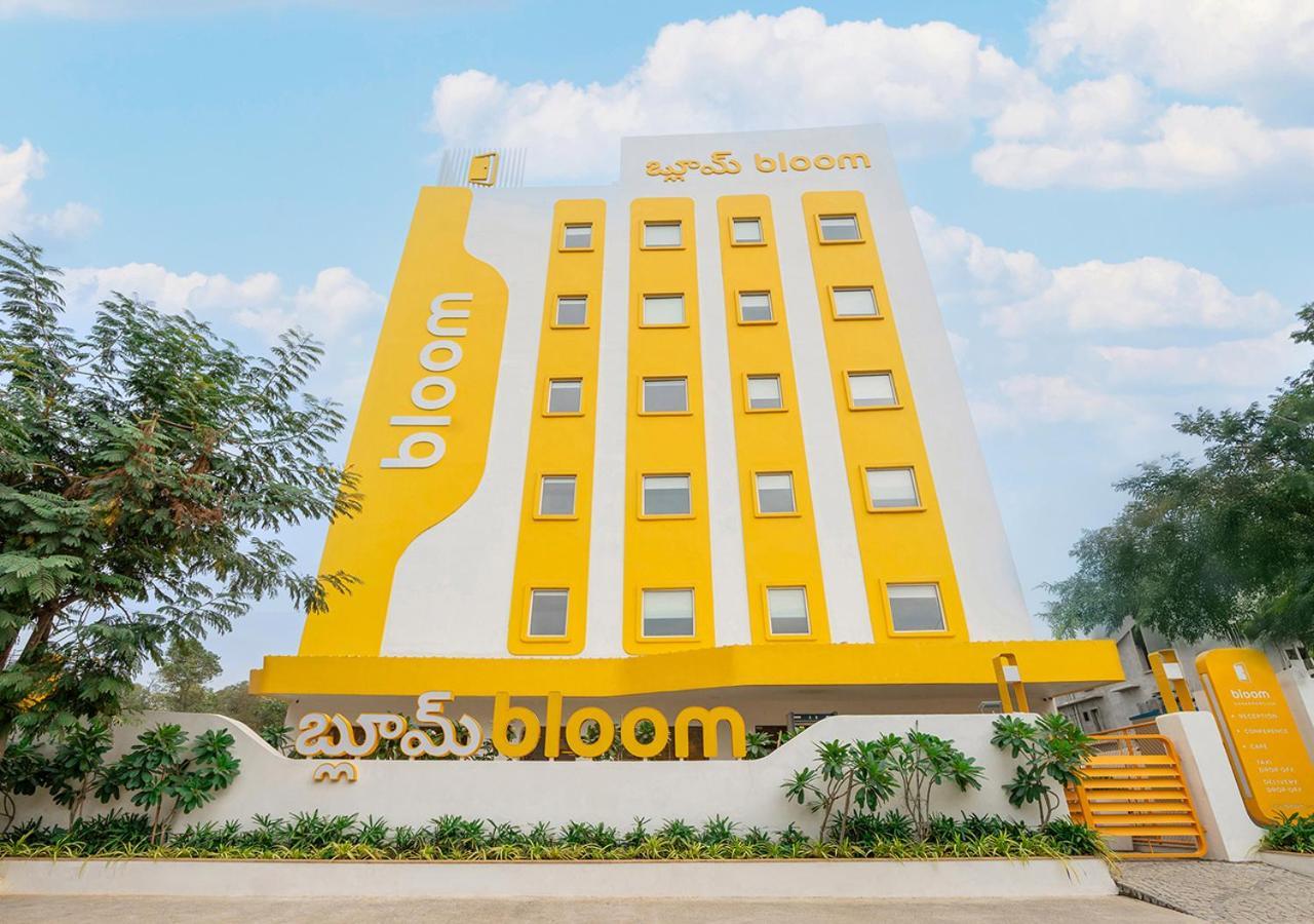 Bloom Hotel Financial District Гайдарабад Екстер'єр фото